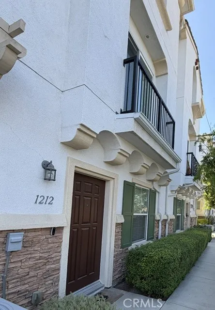 1212 S Macduff