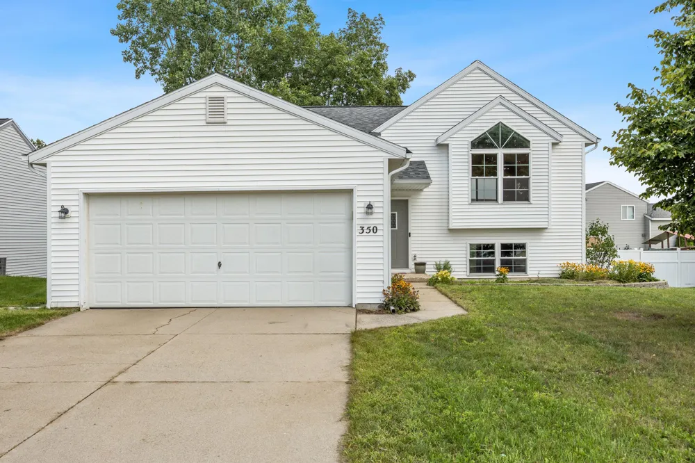 350 Tall Grass Drive Cedar Springs, MI 49319