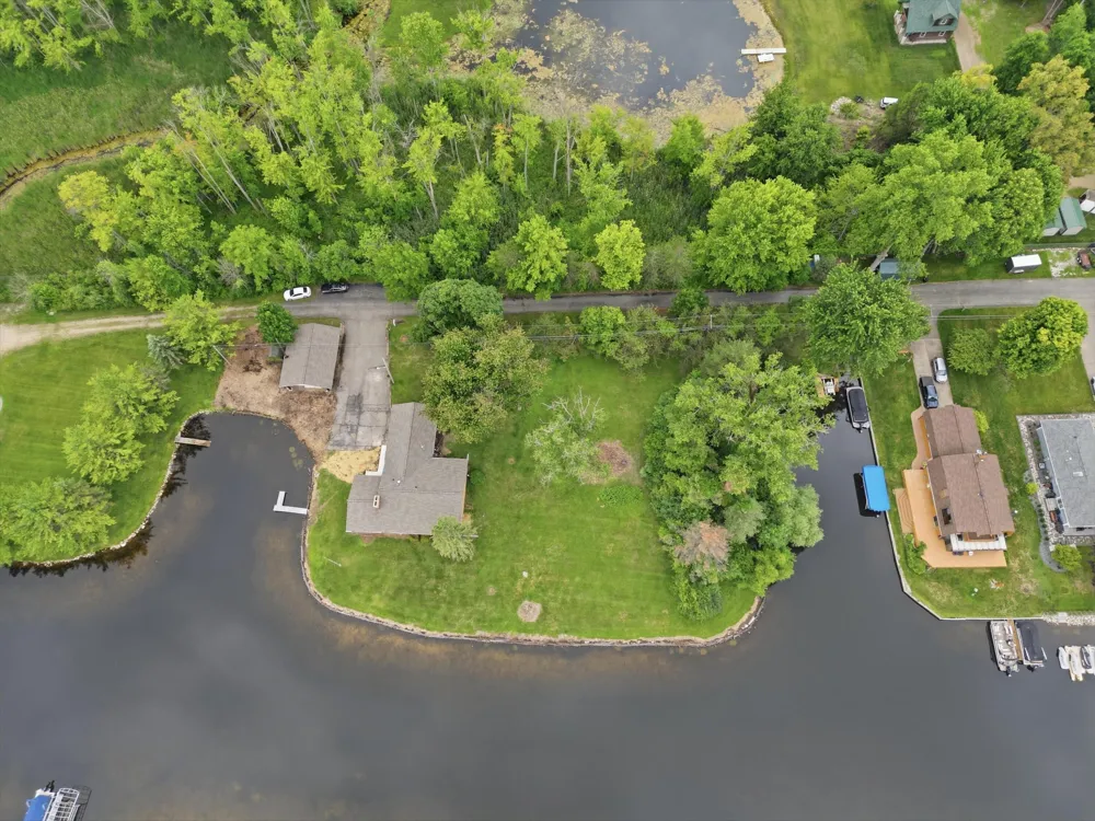 11243 Wynns Road Pinckney, MI 48169