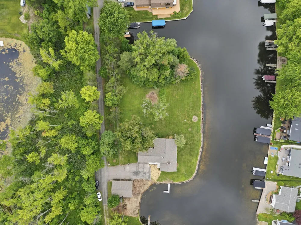11243 Wynns Road Pinckney, MI 48169