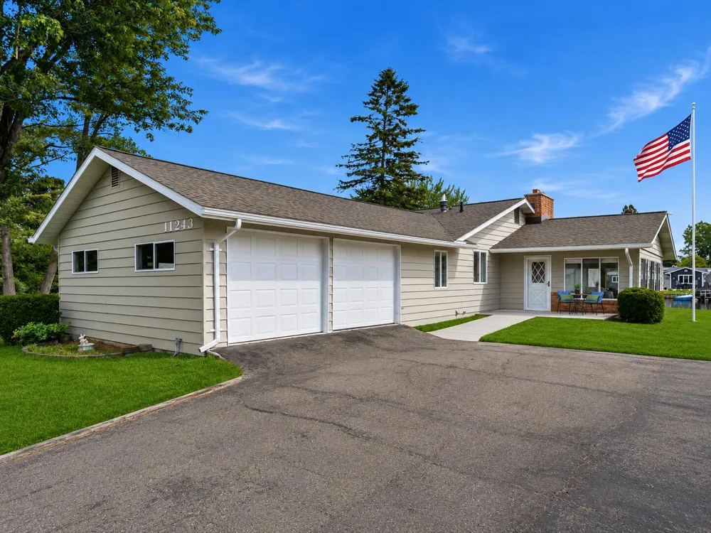 11243 Wynns Road Pinckney, MI 48169