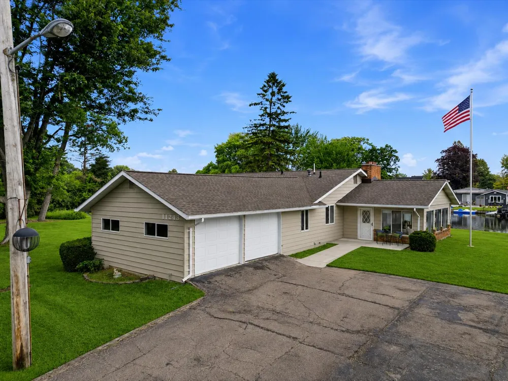 11243 Wynns Road Pinckney, MI 48169