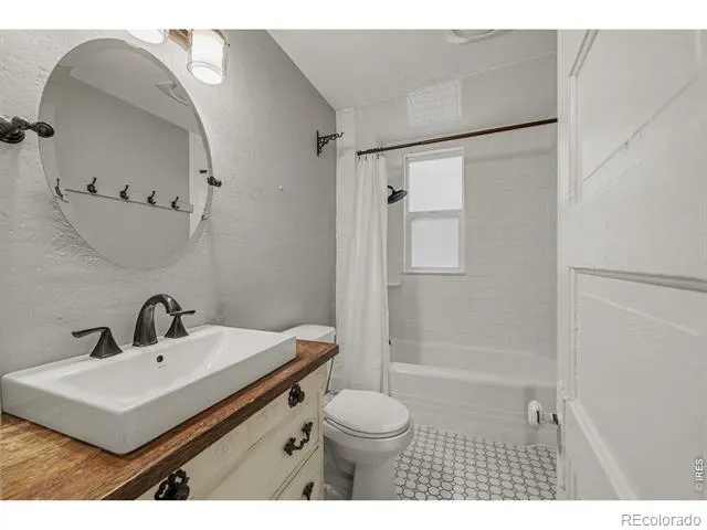 330 Collyer Street Longmont, CO 80501