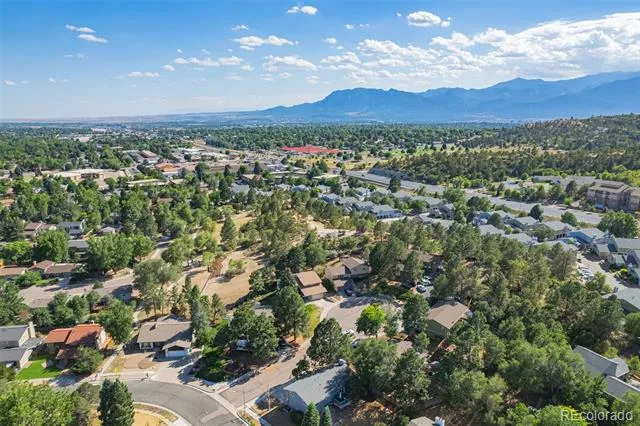 3854 Deepgreen Lane Colorado Springs, CO 80917