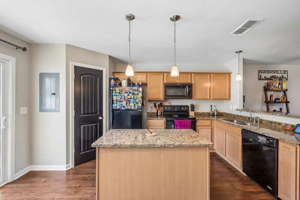 112 Cobblestone Place Dr Goodlettsville, TN 37072