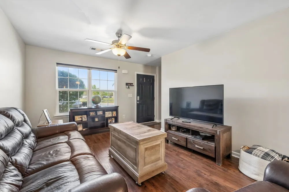 112 Cobblestone Place Dr Goodlettsville, TN 37072