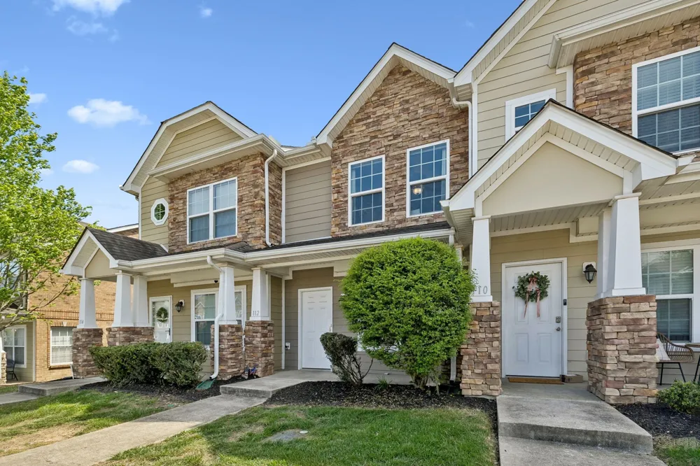 112 Cobblestone Place Dr Goodlettsville, TN 37072