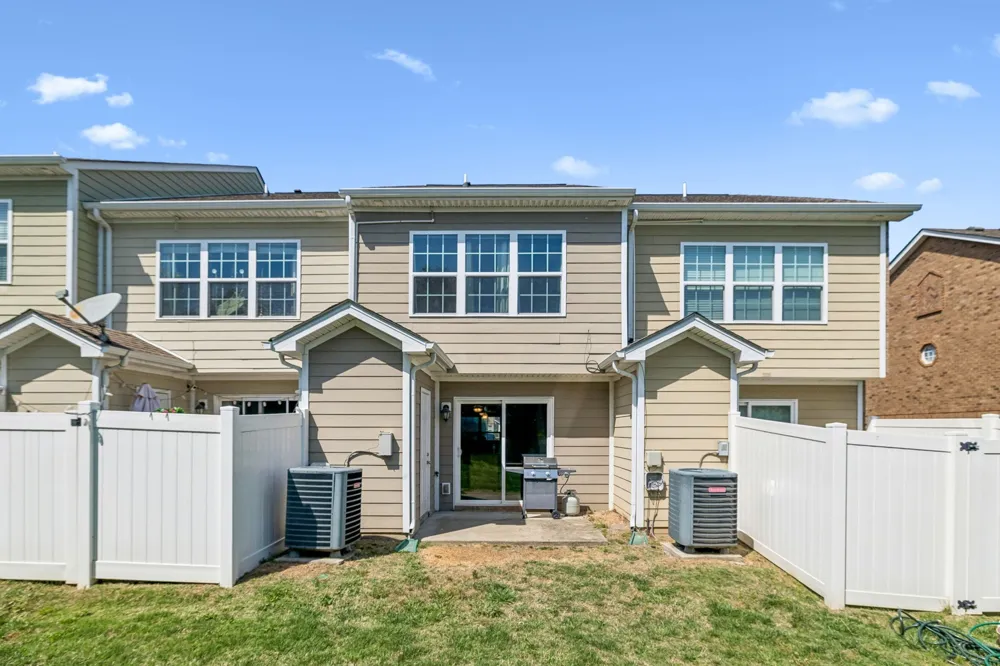 112 Cobblestone Place Dr Goodlettsville, TN 37072