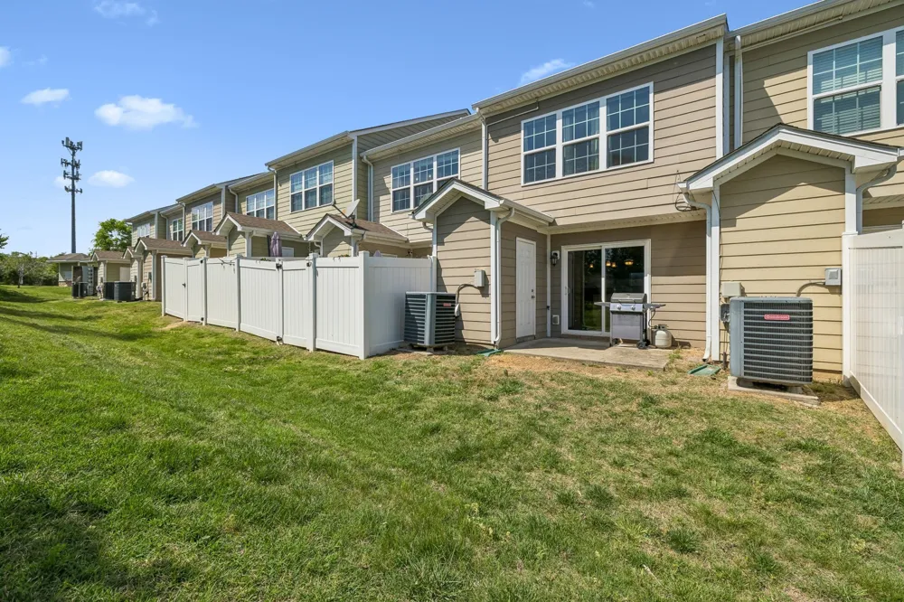 112 Cobblestone Place Dr Goodlettsville, TN 37072