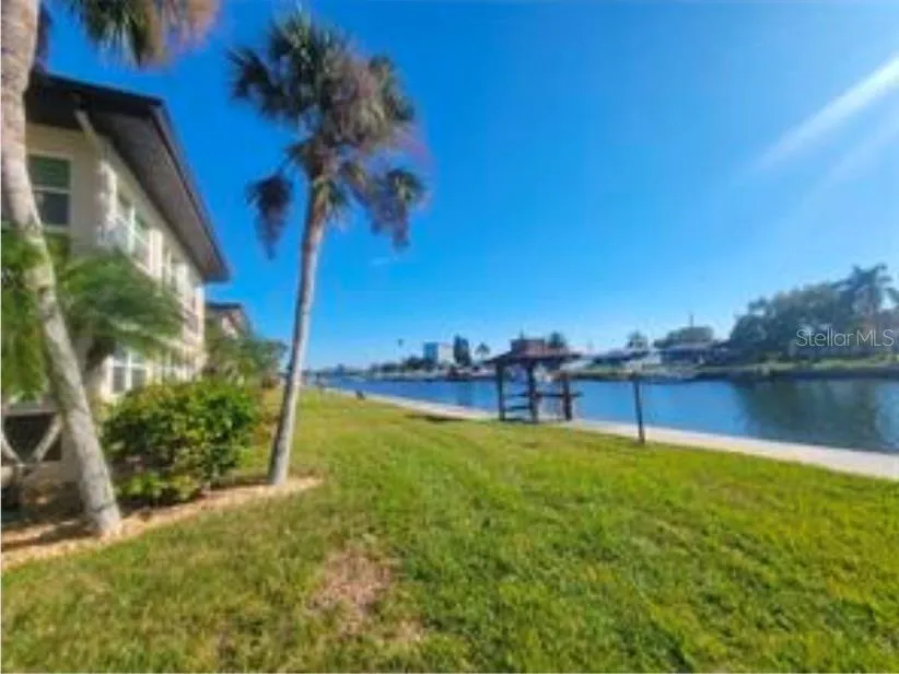 5111 AMULET DRIVE #102 New Port Richey, FL 34652