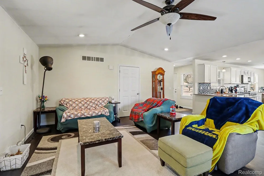 5060 Tahquamenon Trail Flushing Charter Township, MI 48433