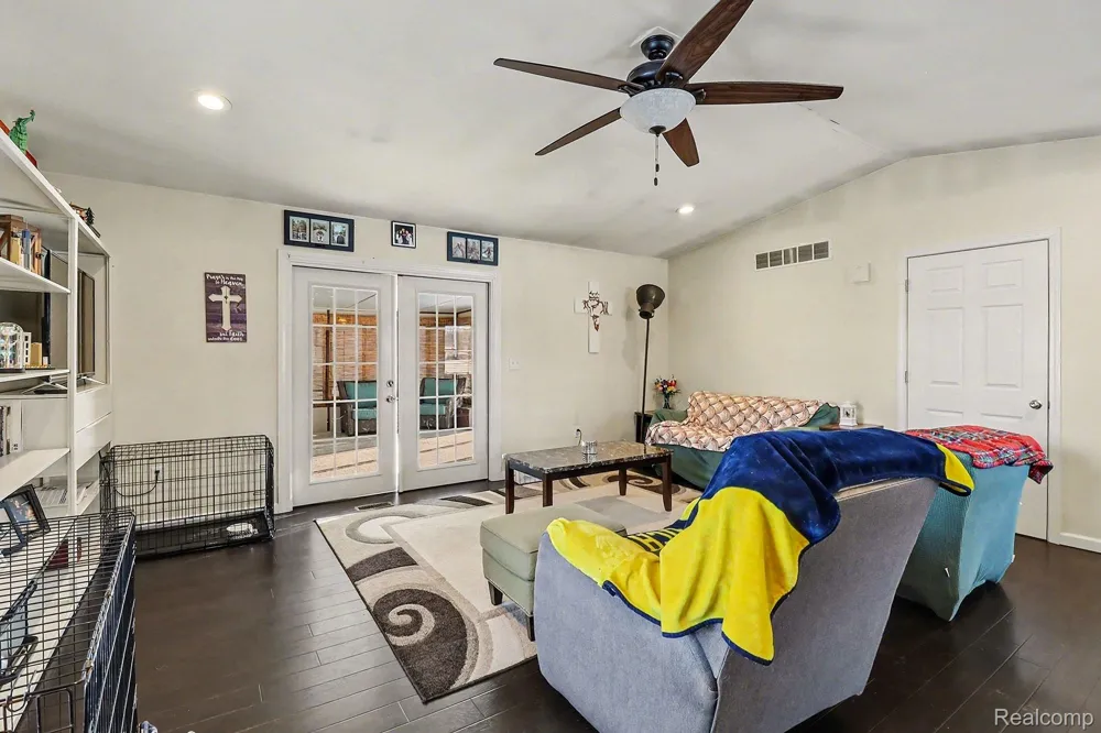5060 Tahquamenon Trail Flushing Charter Township, MI 48433