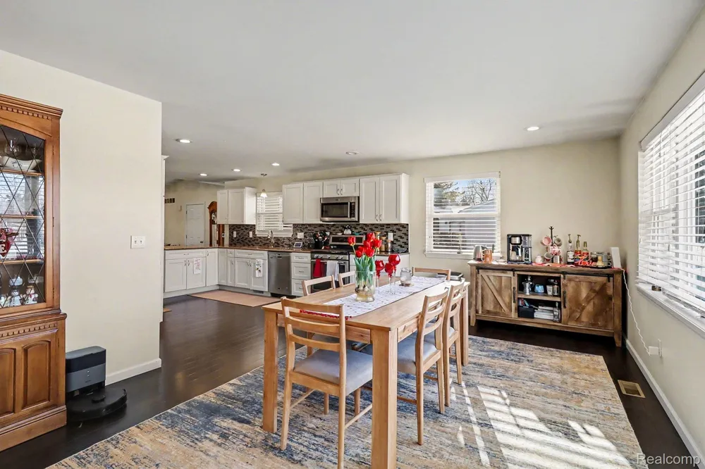 5060 Tahquamenon Trail Flushing Charter Township, MI 48433