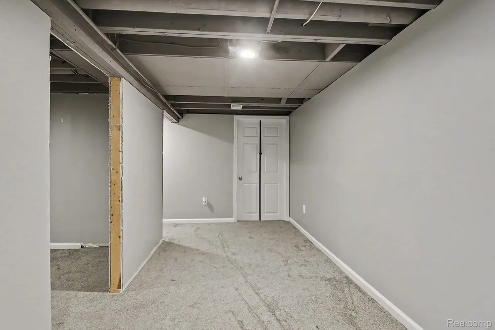 5060 Tahquamenon Trail Flushing Charter Township, MI 48433