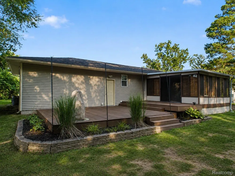 5060 Tahquamenon Trail Flushing Charter Township, MI 48433