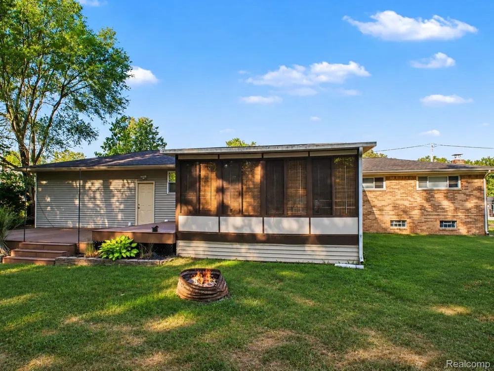 5060 Tahquamenon Trail Flushing Charter Township, MI 48433