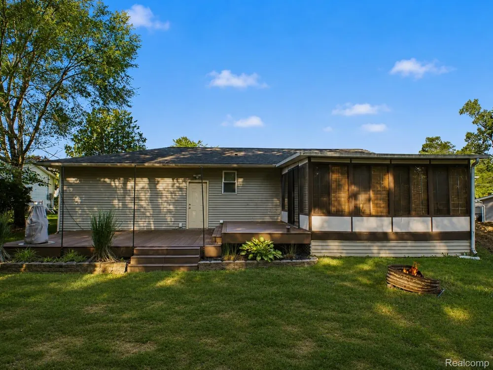 5060 Tahquamenon Trail Flushing Charter Township, MI 48433