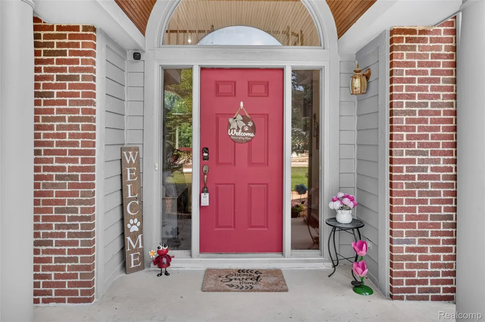 8805 Pebble Creek Drive Hamburg Township, MI 48169