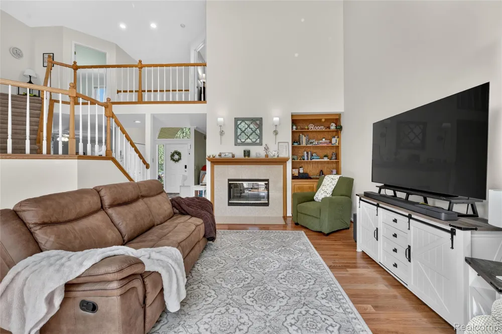8805 Pebble Creek Drive Hamburg Township, MI 48169