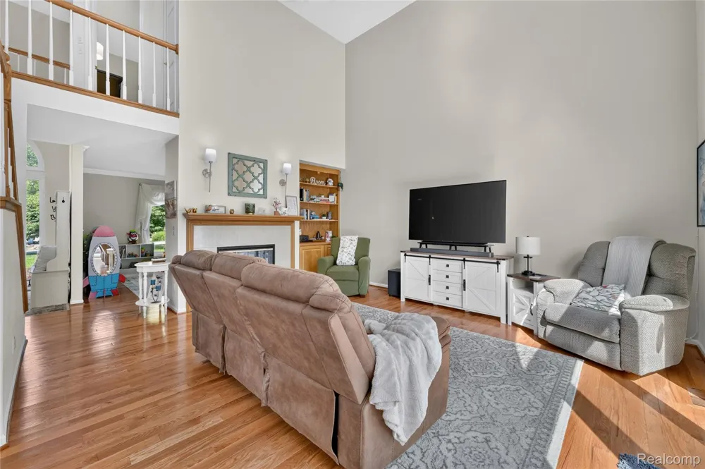 8805 Pebble Creek Drive Hamburg Township, MI 48169