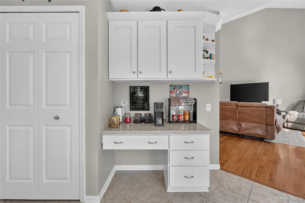 8805 Pebble Creek Drive Hamburg Township, MI 48169