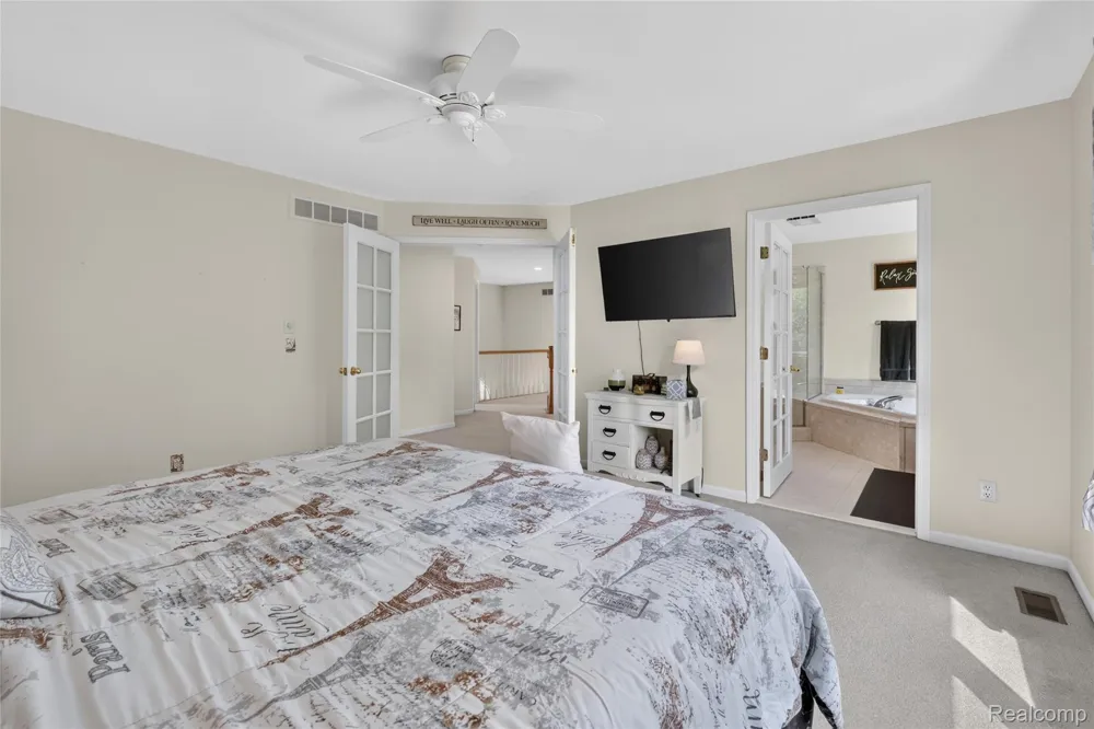 8805 Pebble Creek Drive Hamburg Township, MI 48169