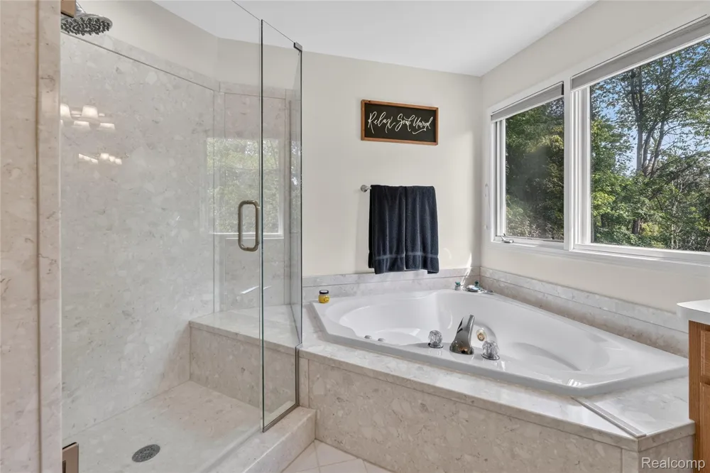 8805 Pebble Creek Drive Hamburg Township, MI 48169