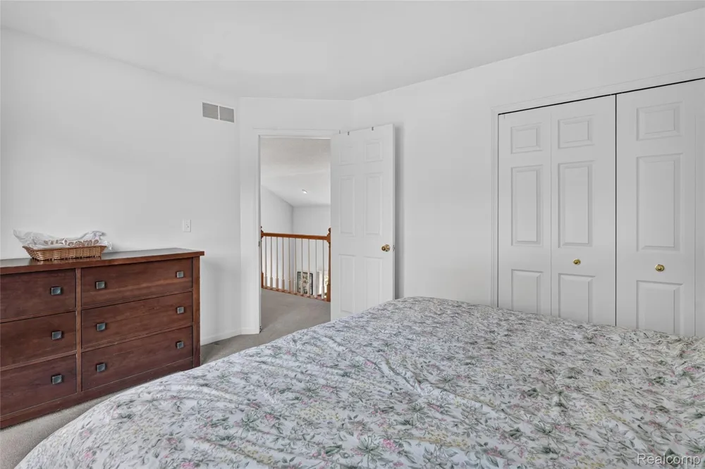 8805 Pebble Creek Drive Hamburg Township, MI 48169