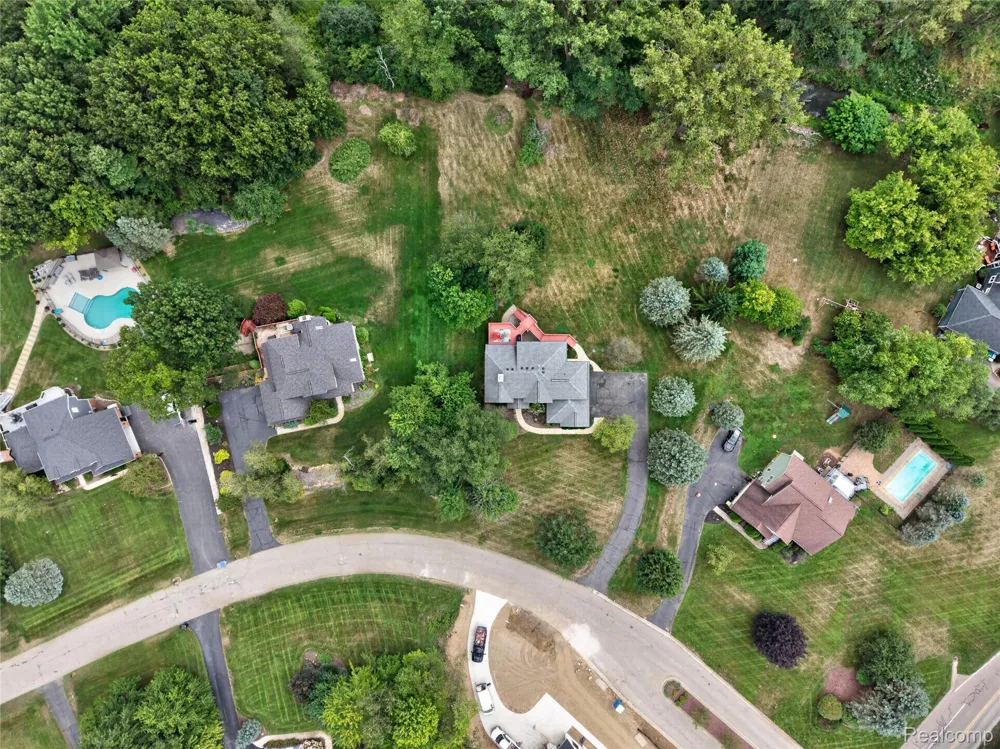 8805 Pebble Creek Drive Hamburg Township, MI 48169