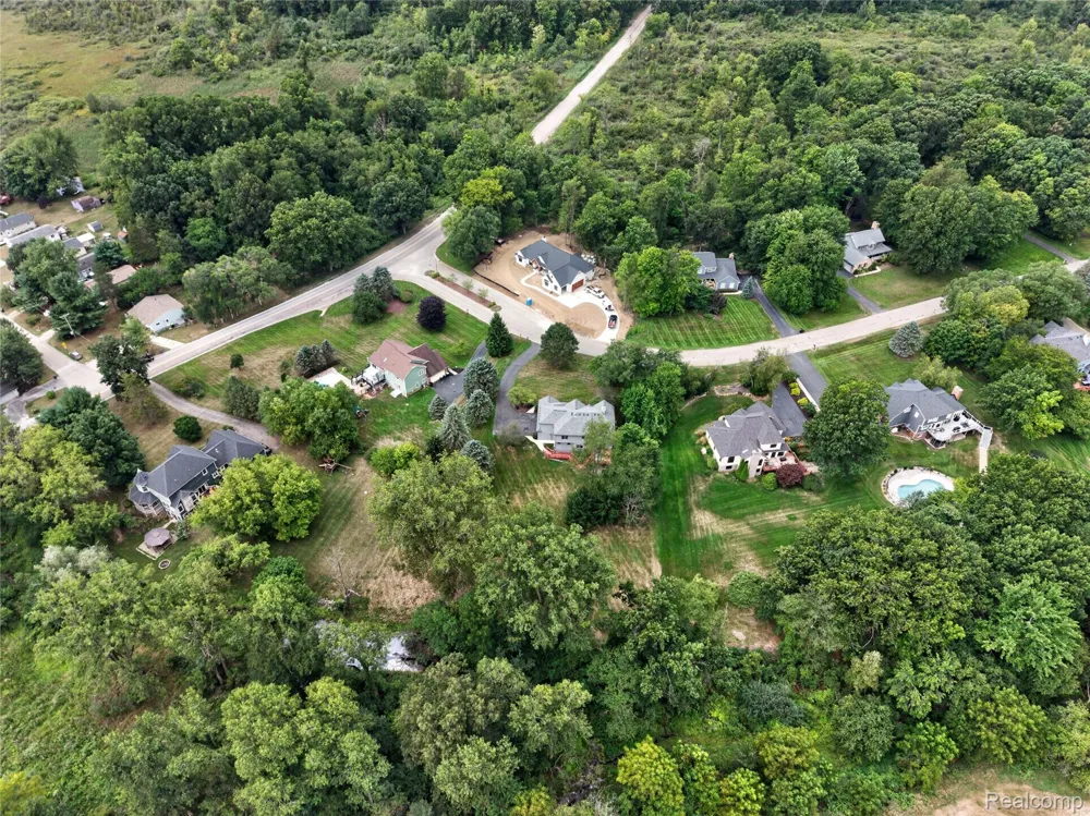 8805 Pebble Creek Drive Hamburg Township, MI 48169