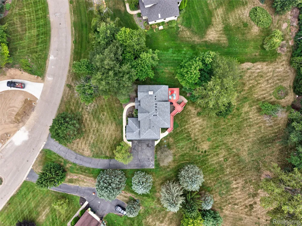 8805 Pebble Creek Drive Hamburg Township, MI 48169