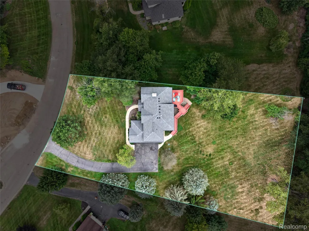 8805 Pebble Creek Drive Hamburg Township, MI 48169