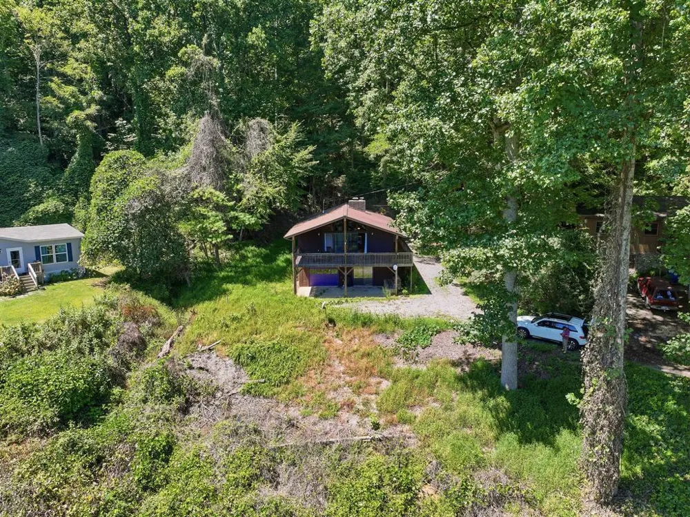 Wake Robin Drive Cullowhee, NC 28723