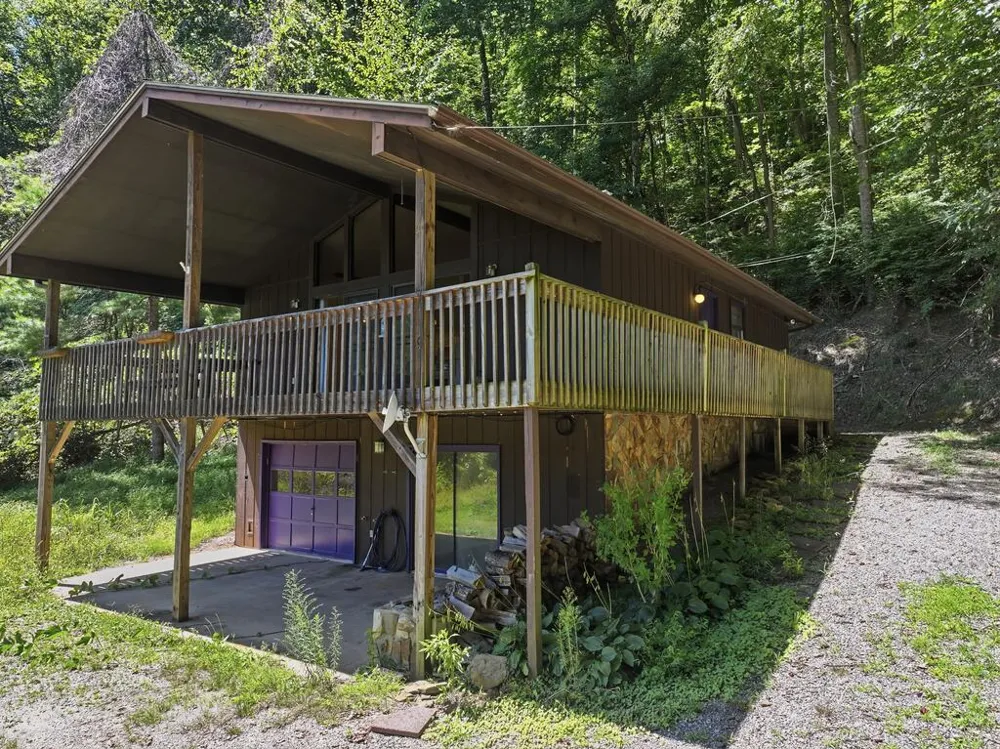 Wake Robin Drive Cullowhee, NC 28723