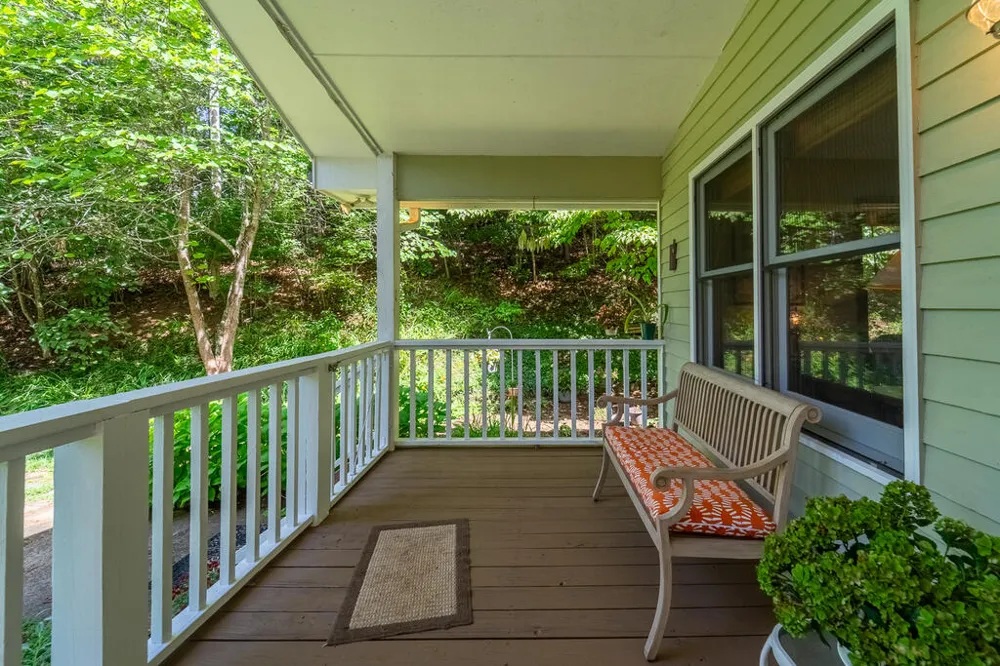 HOLLY TERRACE RD Franklin, NC 28734
