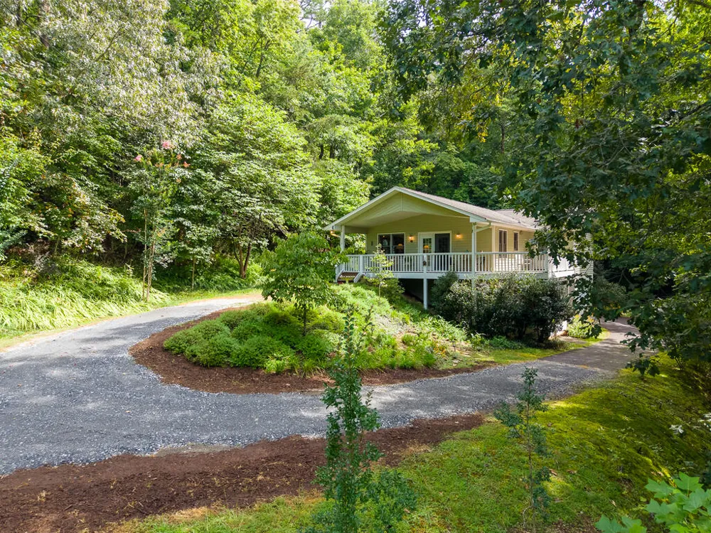 HOLLY TERRACE RD Franklin, NC 28734
