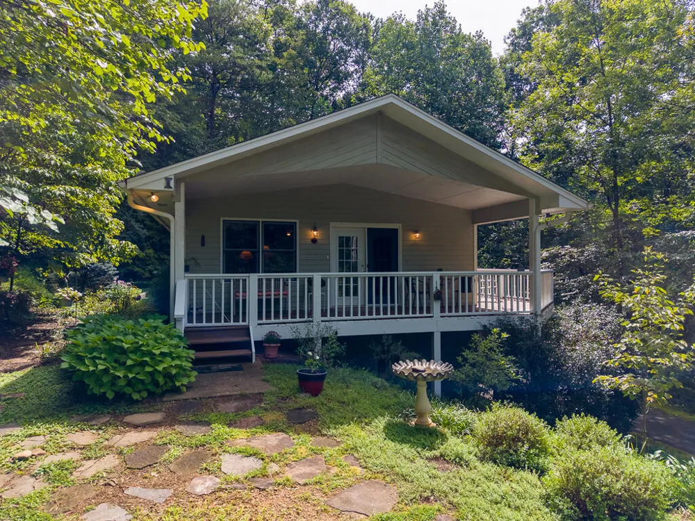 HOLLY TERRACE RD Franklin, NC 28734