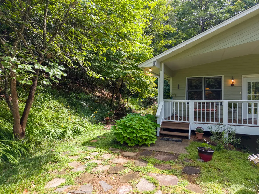 HOLLY TERRACE RD Franklin, NC 28734