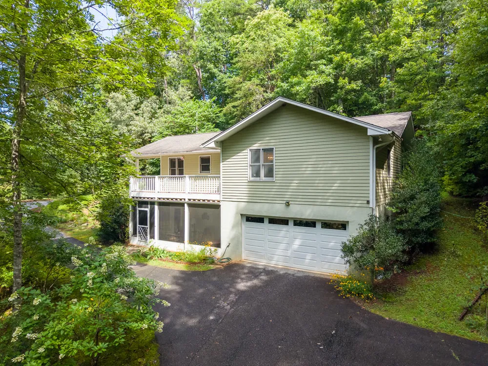 HOLLY TERRACE RD Franklin, NC 28734