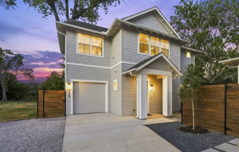 210 W Mockingbird Lane #3