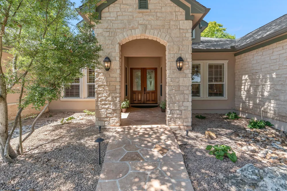 105 Golf View Drive Georgetown, TX 78633