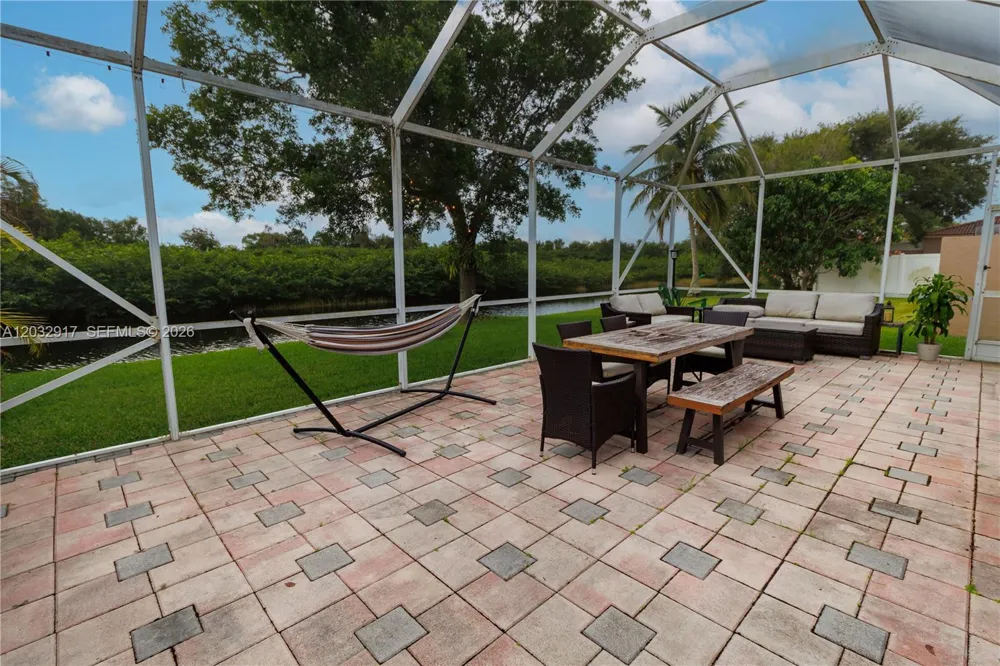 251 NW 151st Ave Pembroke Pines, FL 33028