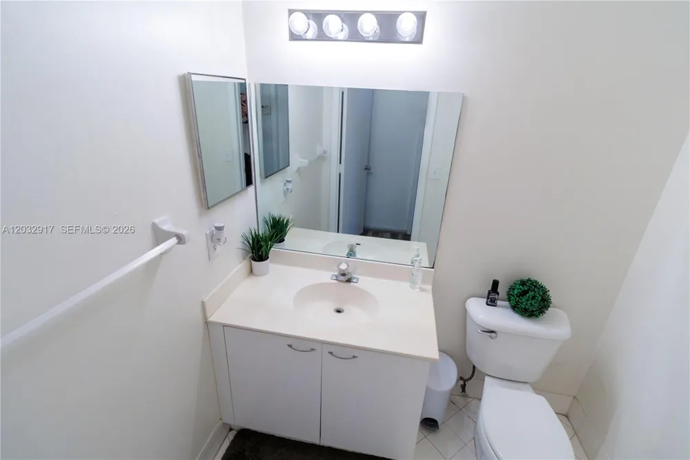 251 NW 151st Ave Pembroke Pines, FL 33028