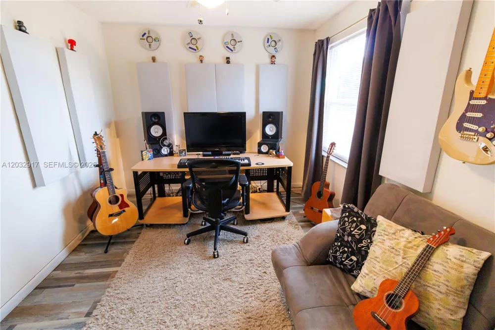 251 NW 151st Ave Pembroke Pines, FL 33028
