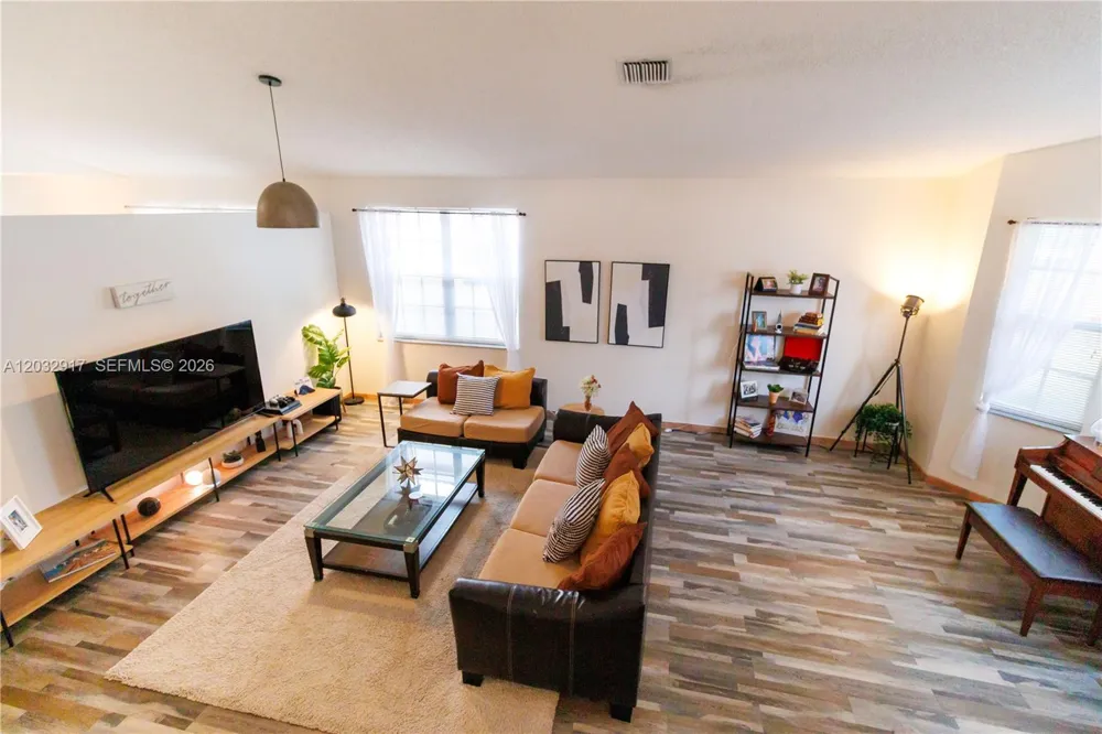 251 NW 151st Ave Pembroke Pines, FL 33028