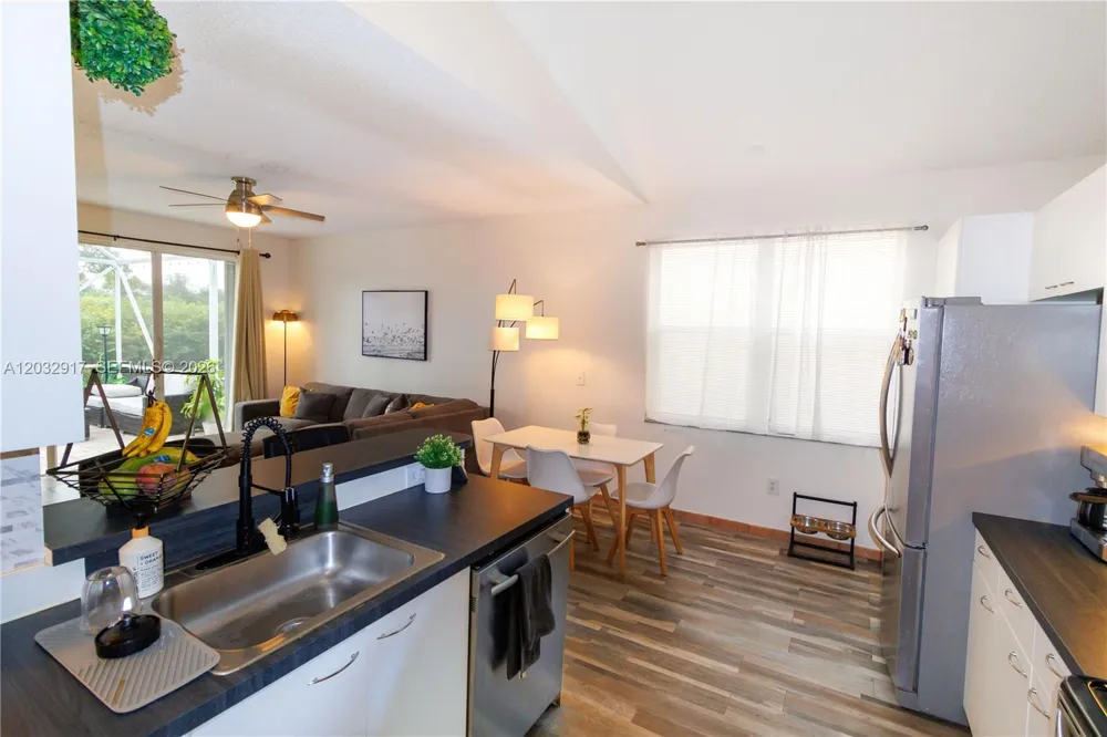 251 NW 151st Ave Pembroke Pines, FL 33028