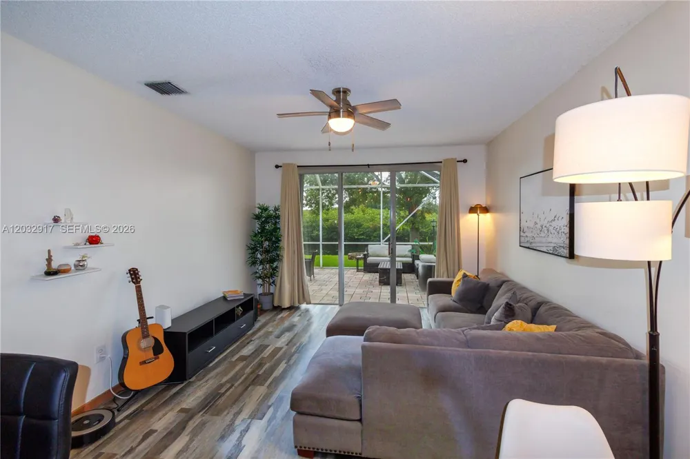 251 NW 151st Ave Pembroke Pines, FL 33028