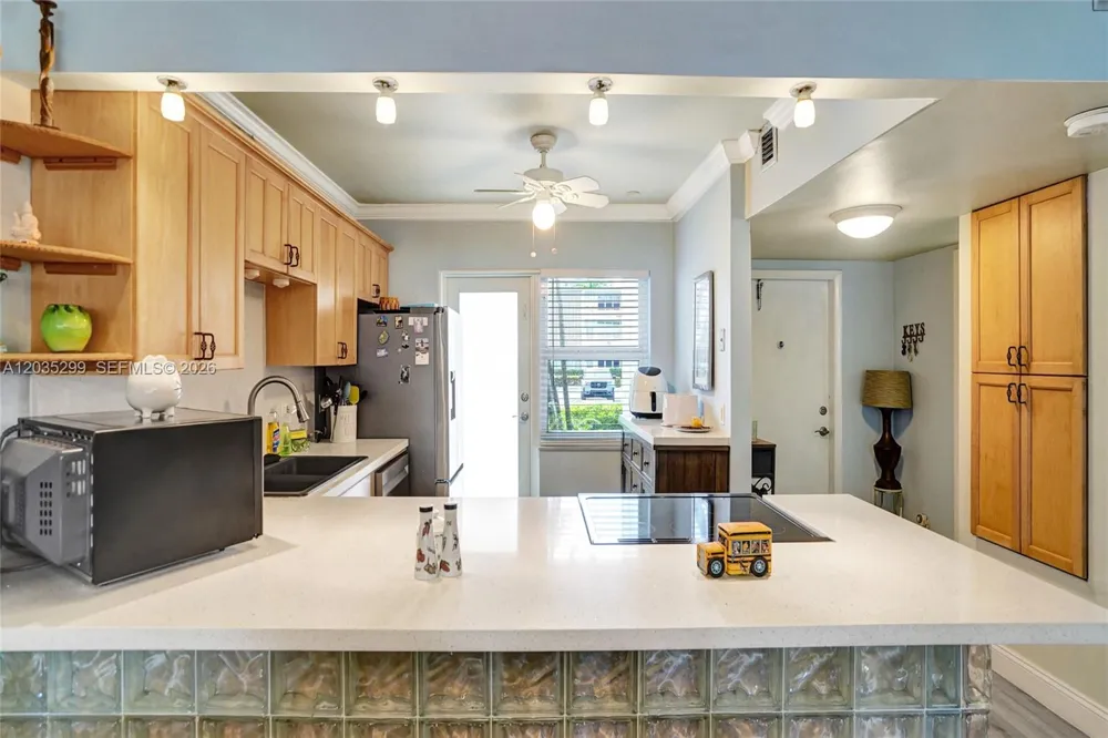 3181 S Ocean Dr #107 Hallandale Beach, FL 33009