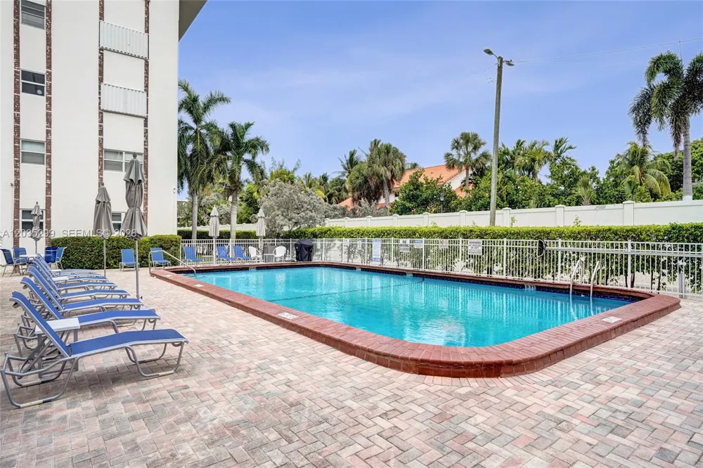 3181 S Ocean Dr #107 Hallandale Beach, FL 33009