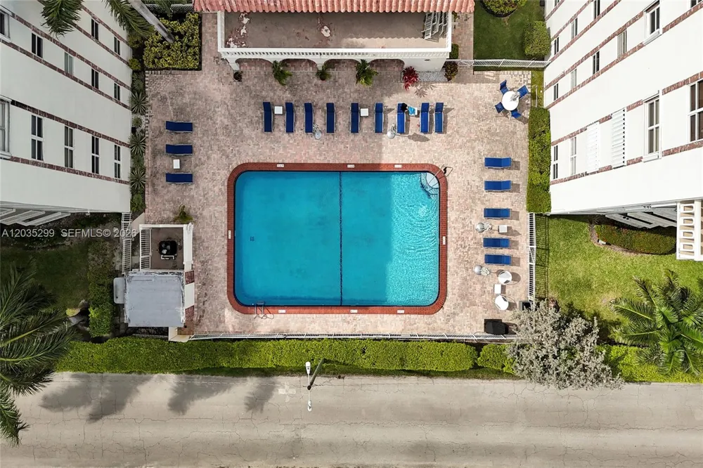 3181 S Ocean Dr #107 Hallandale Beach, FL 33009